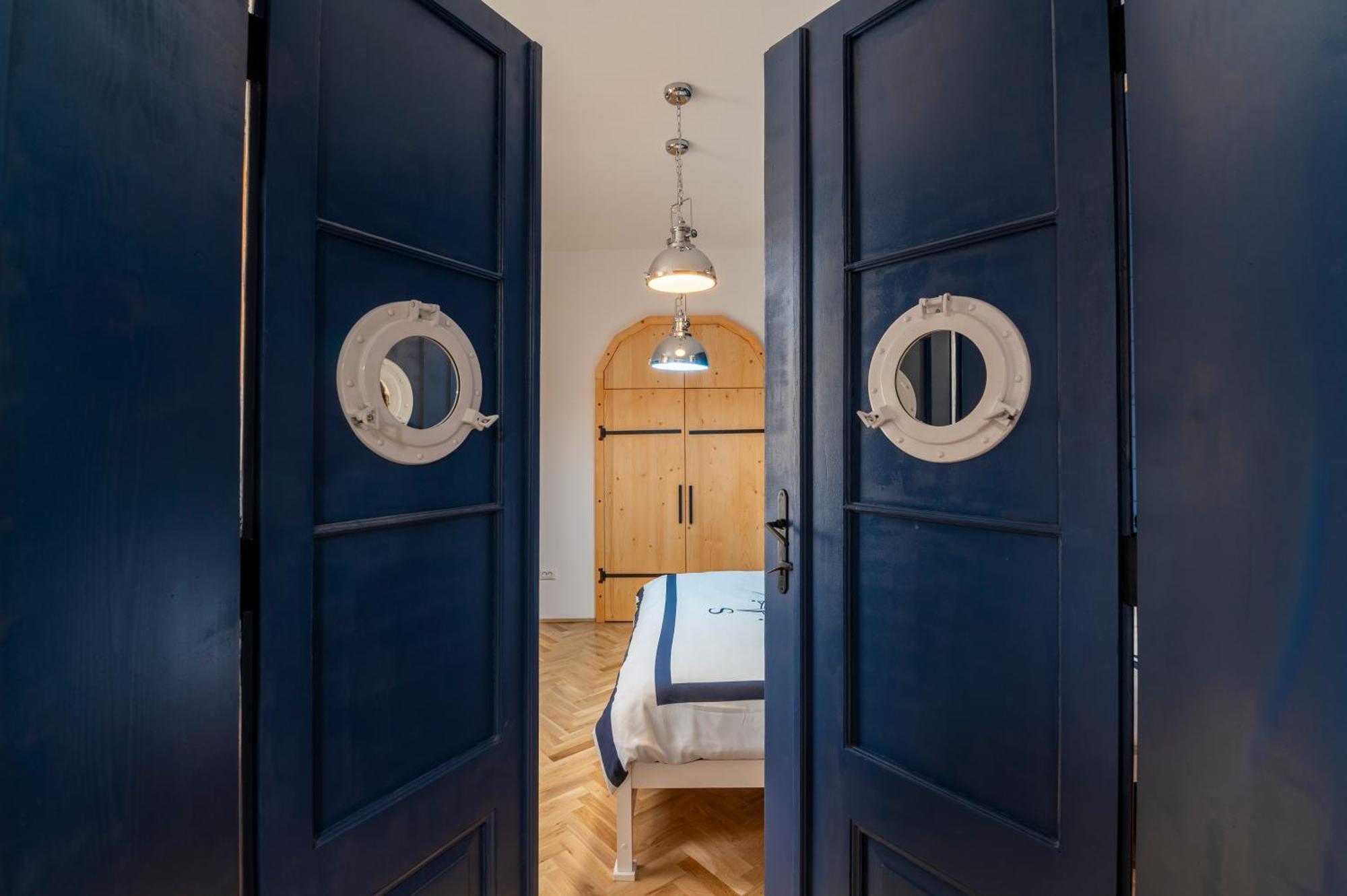 Luxurious Apartment In Old Town - Ultra Central Brașov Exterior foto
